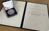 DÍJÁTADÓ - Közigazgatás Szolgálatáért Érdemérem