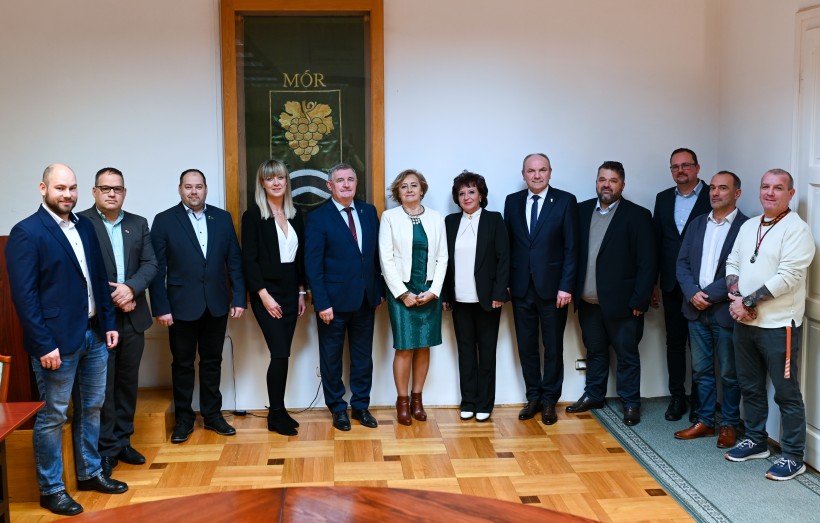 Képviselőtestület